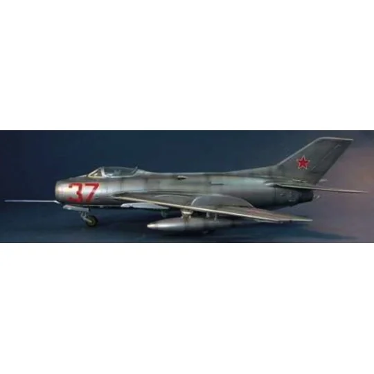 MiG-19 S Farmer C, 1/48 - Trumpeter 02803
