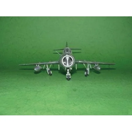 MiG-15 UTI Midget, 1/48 - Trumpeter 02805