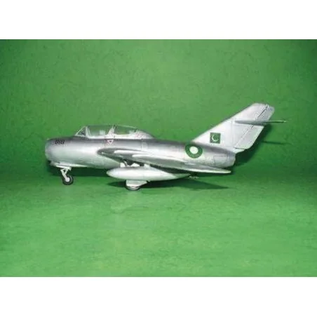 MiG-15 UTI Midget, 1/48 - Trumpeter 02805