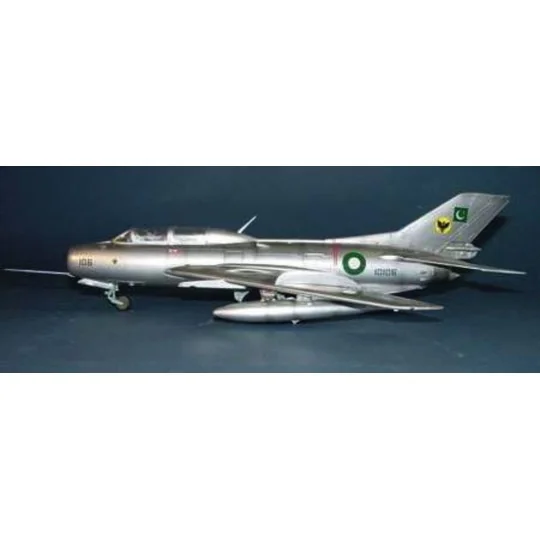 Shenyang FT-6 Trainer, 1/48 - Trumpeter 02813