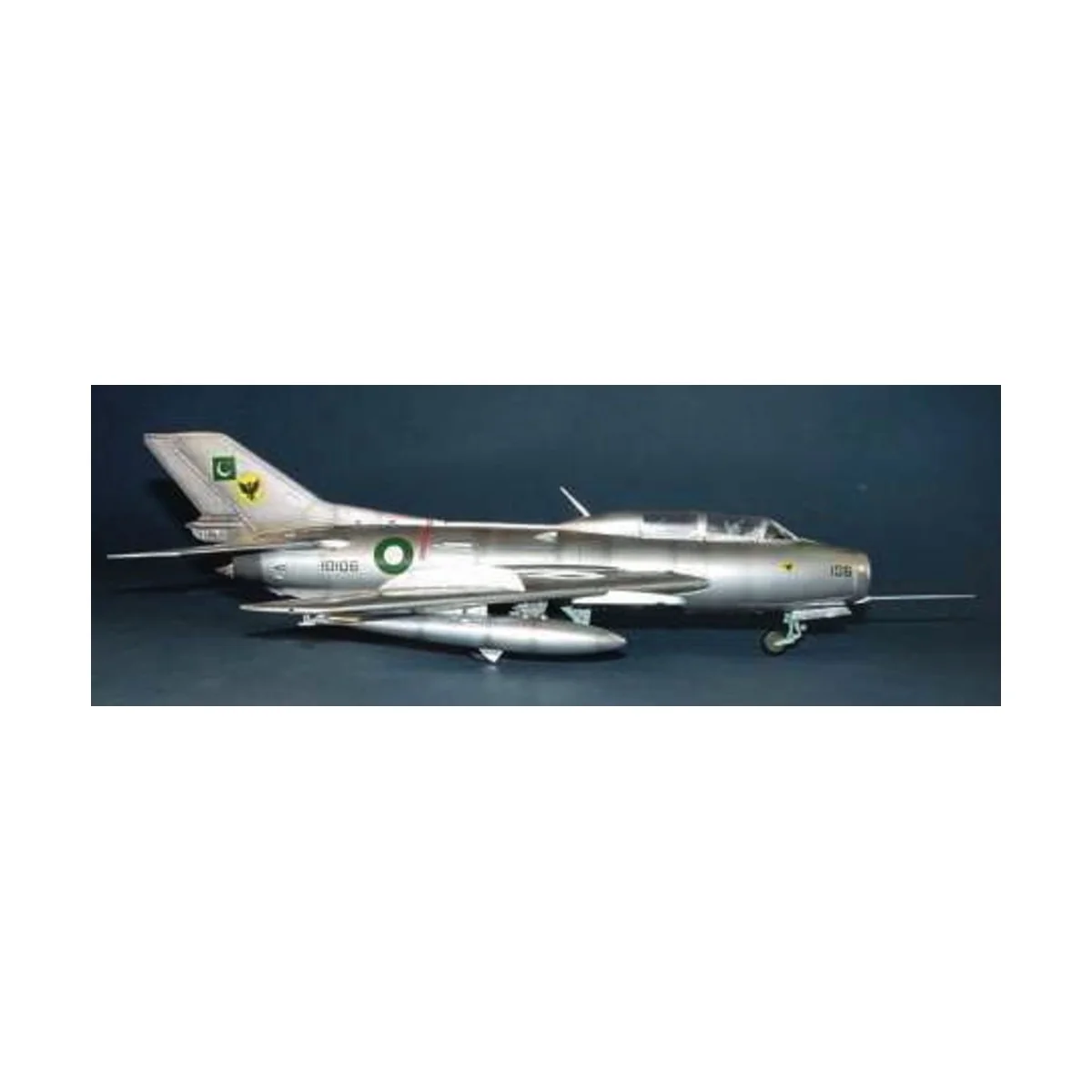 Shenyang FT-6 Trainer, 1/48 - Trumpeter 02813