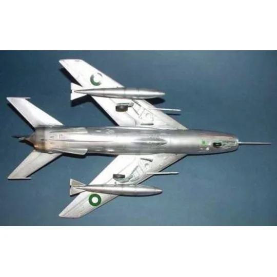 Shenyang FT-6 Trainer, 1/48 - Trumpeter 02813