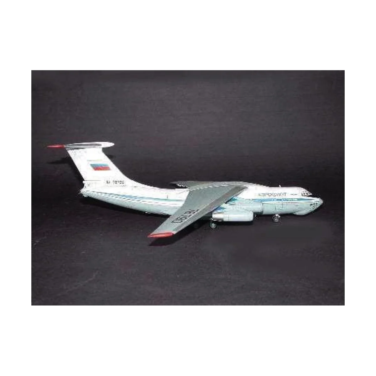 Iljushin IL-76 Candid Transport, 1/144 - Trumpeter 03901