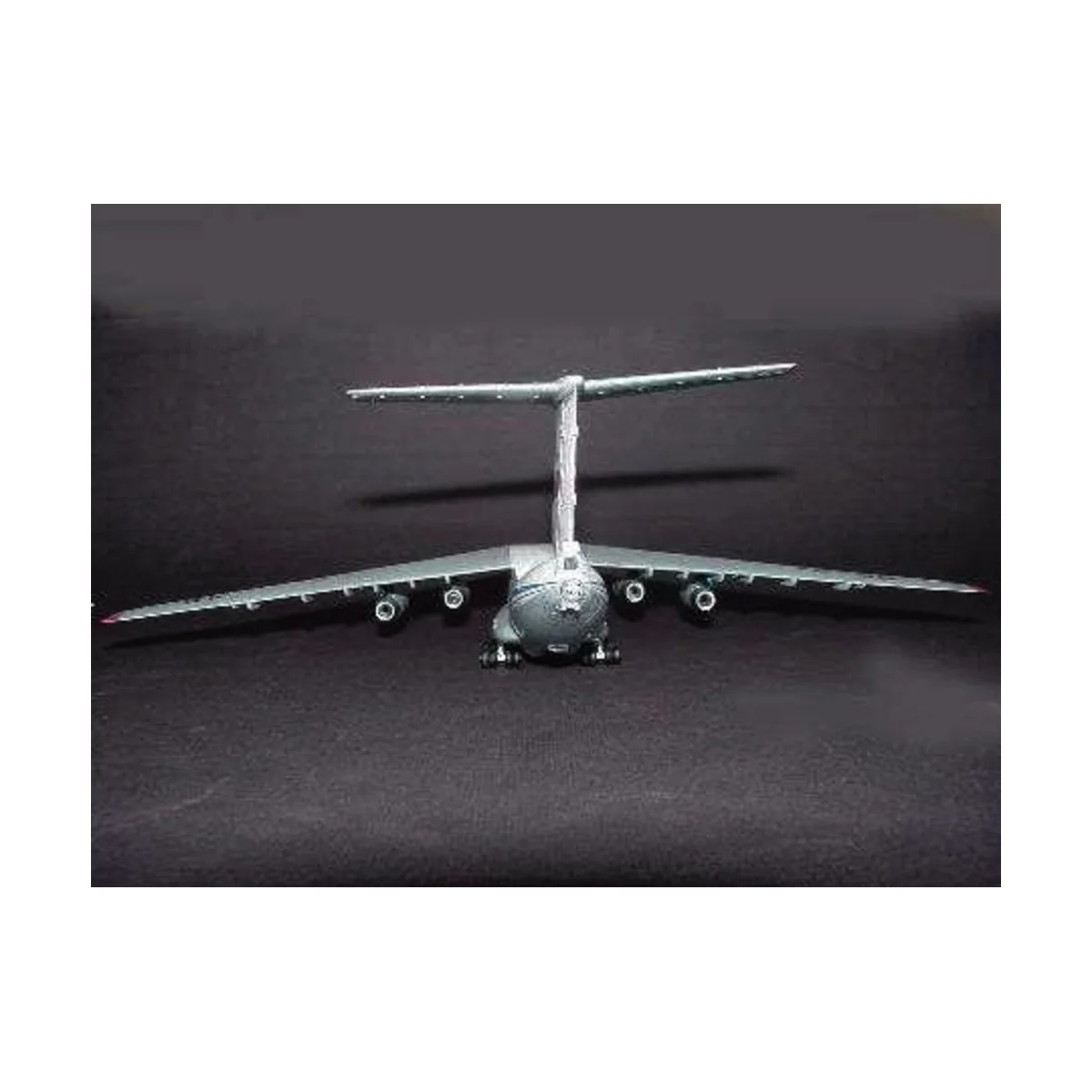 Iljushin IL-76 Candid Transport, 1/144 - Trumpeter 03901