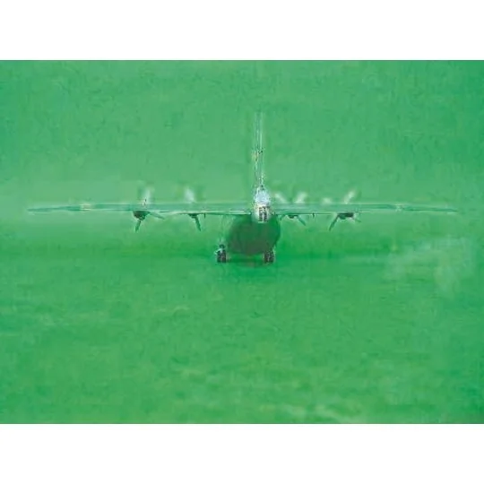 Antonov An-12 BK Cub, 1/100 - Trumpeter 04001