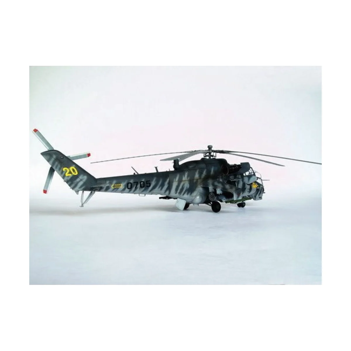 Mil Mi-24 V Hind-E, 1/35 - Trumpeter 05103