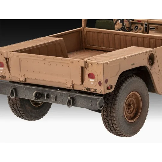 HMMWV M109 7A2, 1/35 - Revell 03366