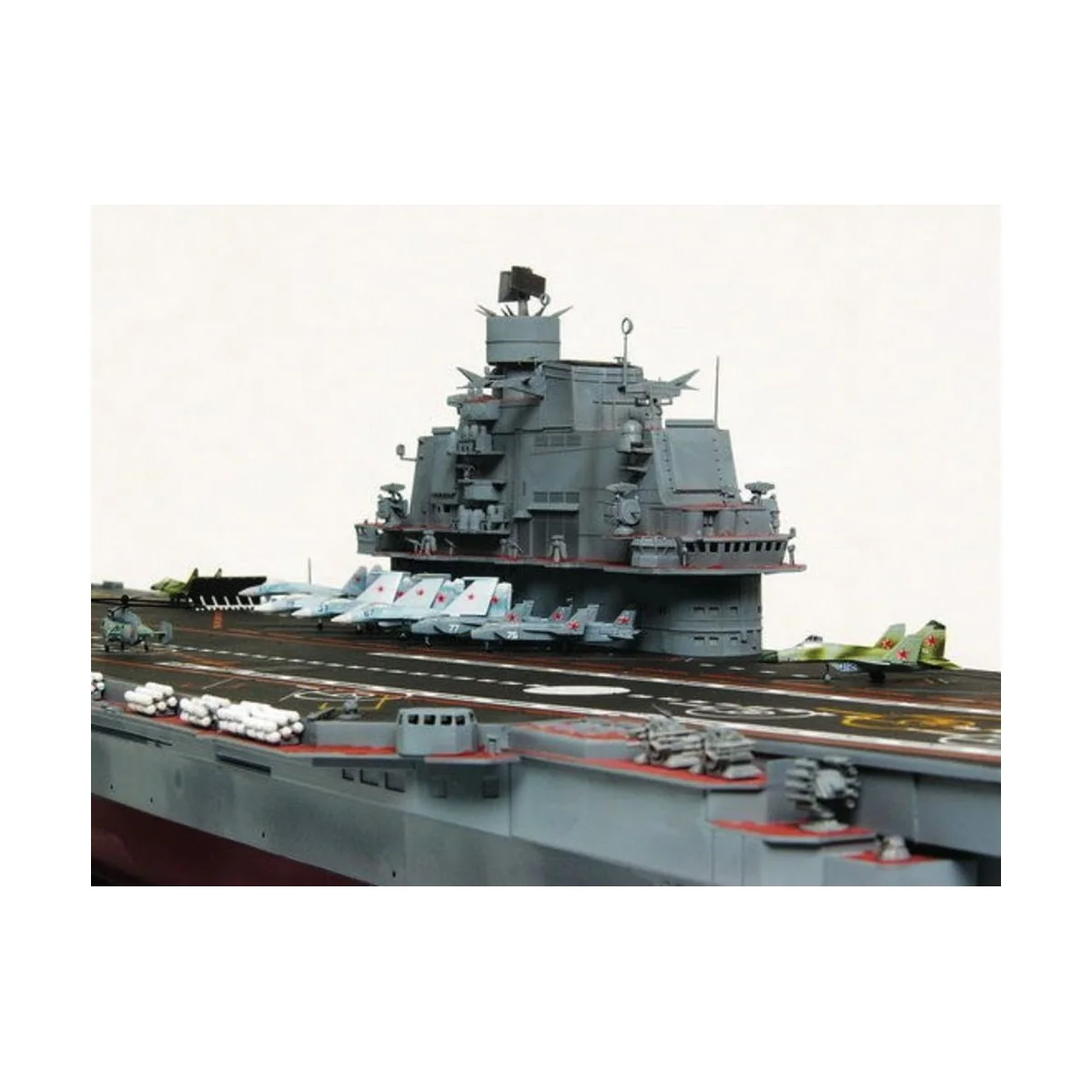 USSR AC Admiral Kuznetsov, 1/350 - Trumpeter 05606