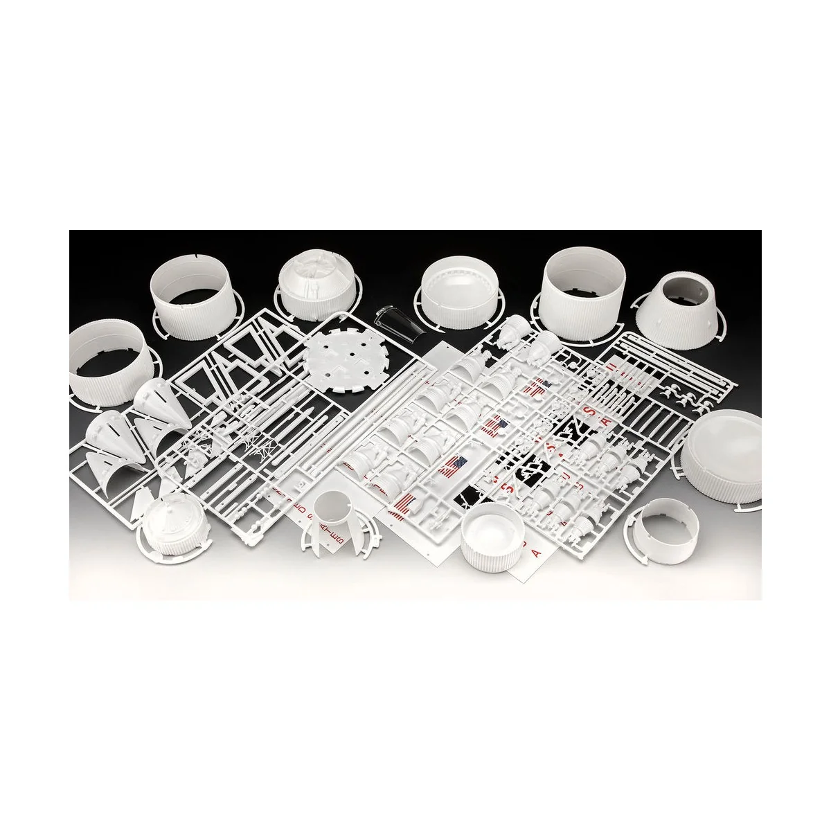 Apollo 11 Saturn V Rocket, 1/96 - Revell 03704