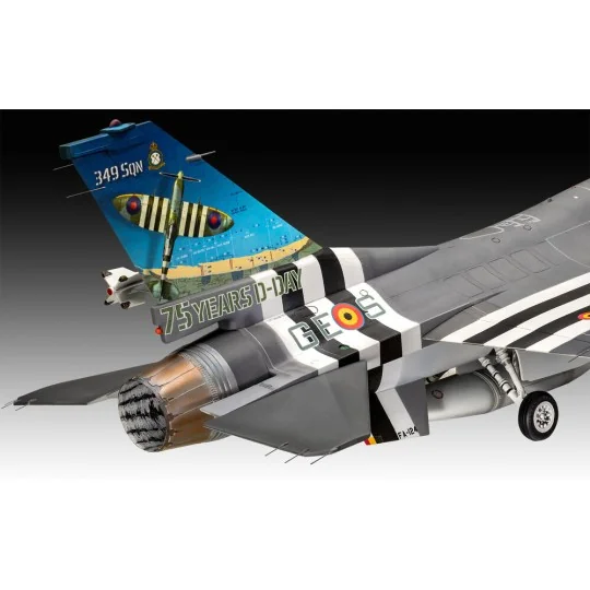 50th Anniversary F-16 Falcon, 1/32 - Revell 03802 50th Anniversary F-16 Falcon, 1/32 - Revell 03802