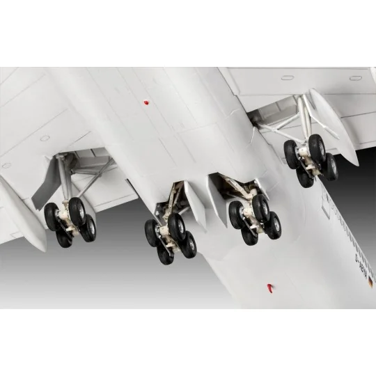 Boeing 747-8 Lufthansa"New Liver, 1/144 - Revell 03891