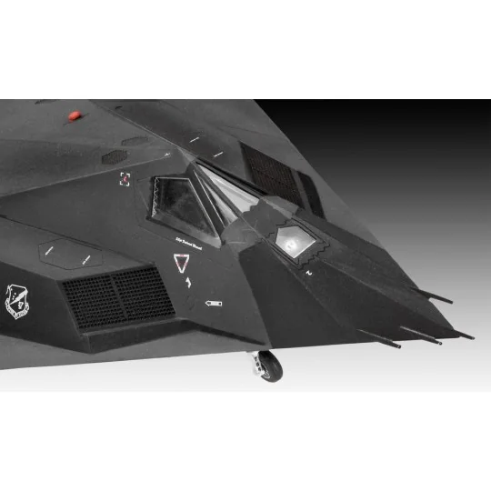 F-117A Nighthawk Stealth Fighter - Revell 03899