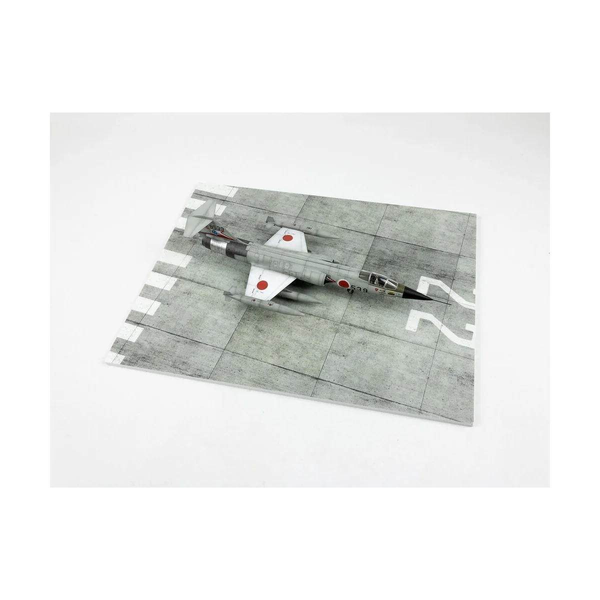 Modern NATO Airfield Type 4 300x230mm (Universal), 1/72 - Red Fox S...