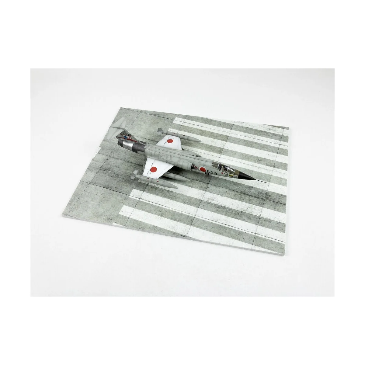 Modern USSR Airfield Type 1 300x230mm (Universal), 1/72 - Red Fox S...