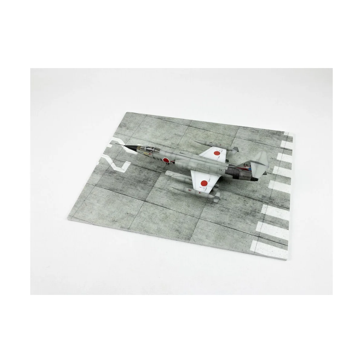 Modern NATO Airfield Type 4 300x230mm (Universal), 1/72 - Red Fox S...