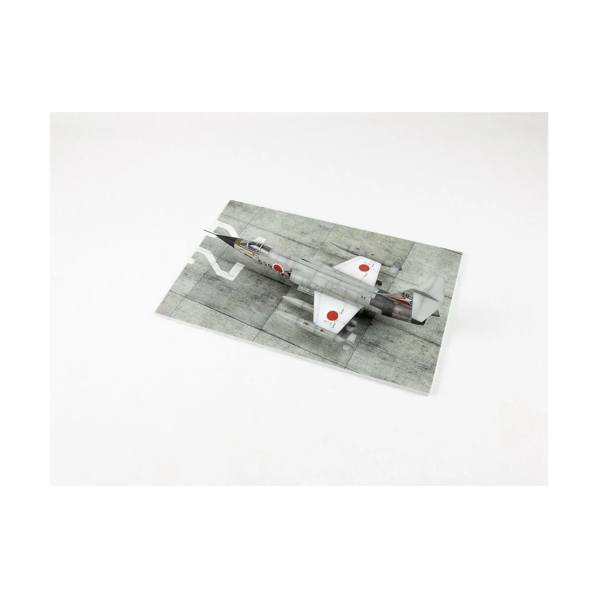 Modern NATO Airfield Type 4 250x160mm (Universal), 1/72 - Red Fox S...