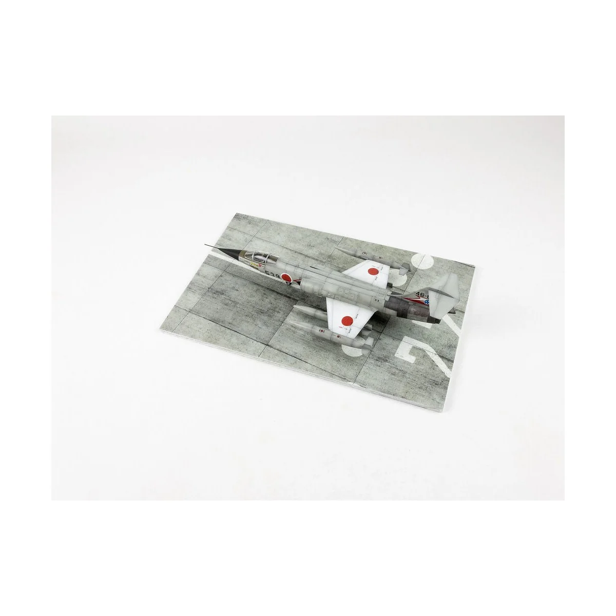 Modern USSR Airfield Type 2 250x160mm (Universal), 1/72 - Red Fox S...