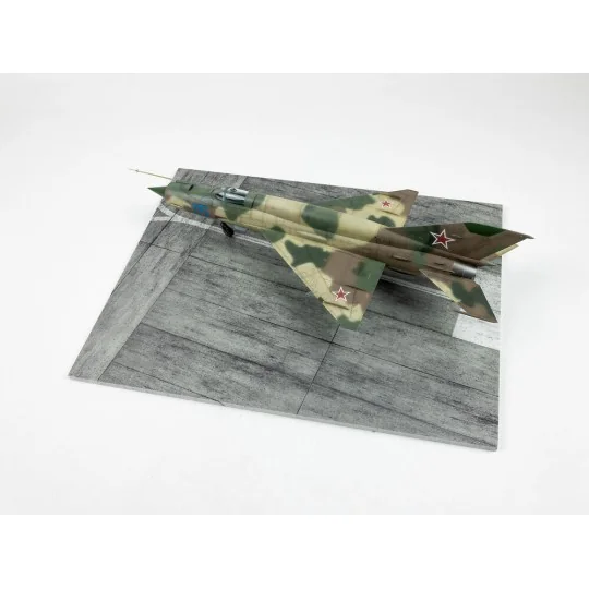 Modern NATO Airfield Type 6 300x230mm (Universal), 1/48 - Red Fox S...