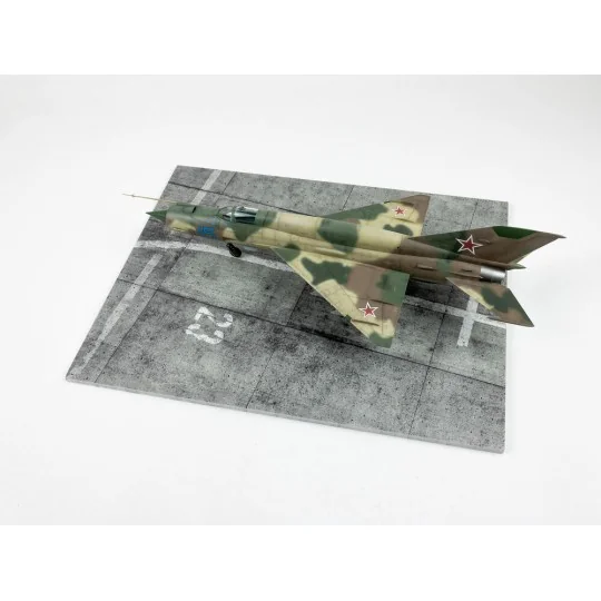 Modern NATO Airfield Type 7 300x230mm (Universal), 1/48 - Red Fox S...
