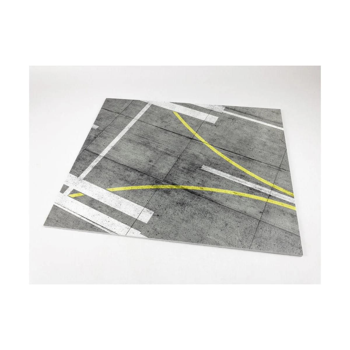 Modern NATO Airfield Type 6 380x320mm (Universal), 1/48 - Red Fox S...