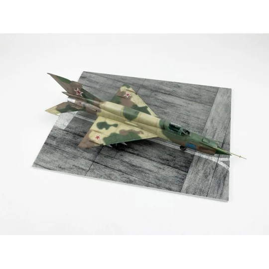 Modern NATO Airfield Type 6 300x230mm (Universal), 1/48 - Red Fox S...