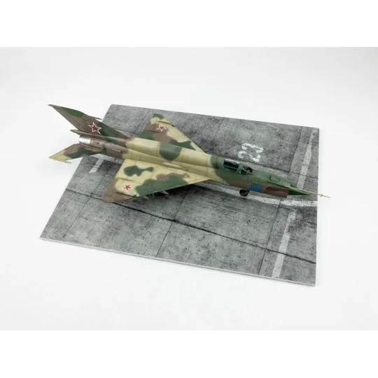 Modern NATO Airfield Type 7 300x230mm (Universal), 1/48 - Red Fox S...