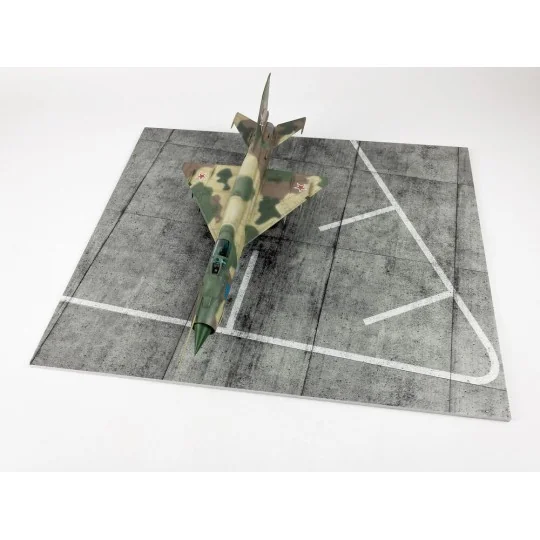 Modern NATO Airfield Type 5 380x320mm (Universal), 1/48 - Red Fox S...