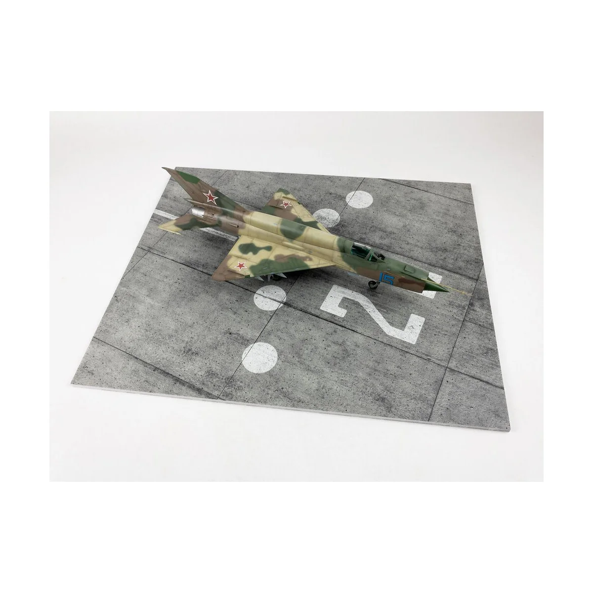 Modern NATO Airfield Type 7 380x320mm (Universal), 1/48 - Red Fox S...