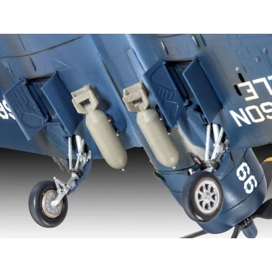 F4U-4 Corsair, 1/72 - Revell 03955