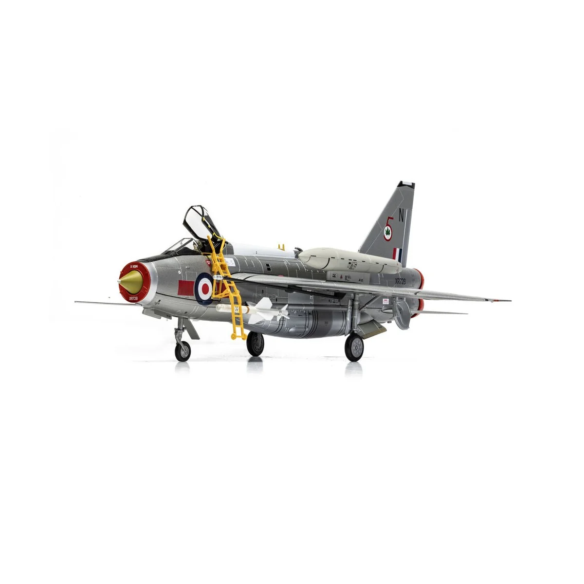 English Electric Lightning F.6 XR726/N, RAF No.5 Squadron, Binbrook...