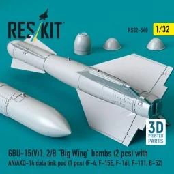 GBU-15(V)1, 2/B Big Wing bombs (2 pcs) with AN/AXQ-14 data link pod...