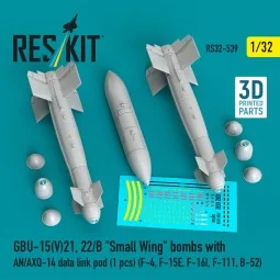 GBU-15(V)21, 22/B Small Wing bombs (2 pcs) with AN/AXQ-14 data link...