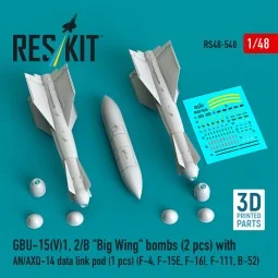 GBU-15(V)1, 2/B Big Wing bombs (2 pcs) with AN/AXQ-14 data link pod... 2