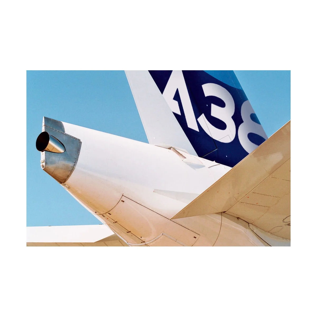 Airbus A380 "New Livery - Revell 04218