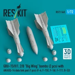 GBU-15(V)1, 2/B Big Wing bombs (2 pcs) with AN/AXQ-14 data link pod...