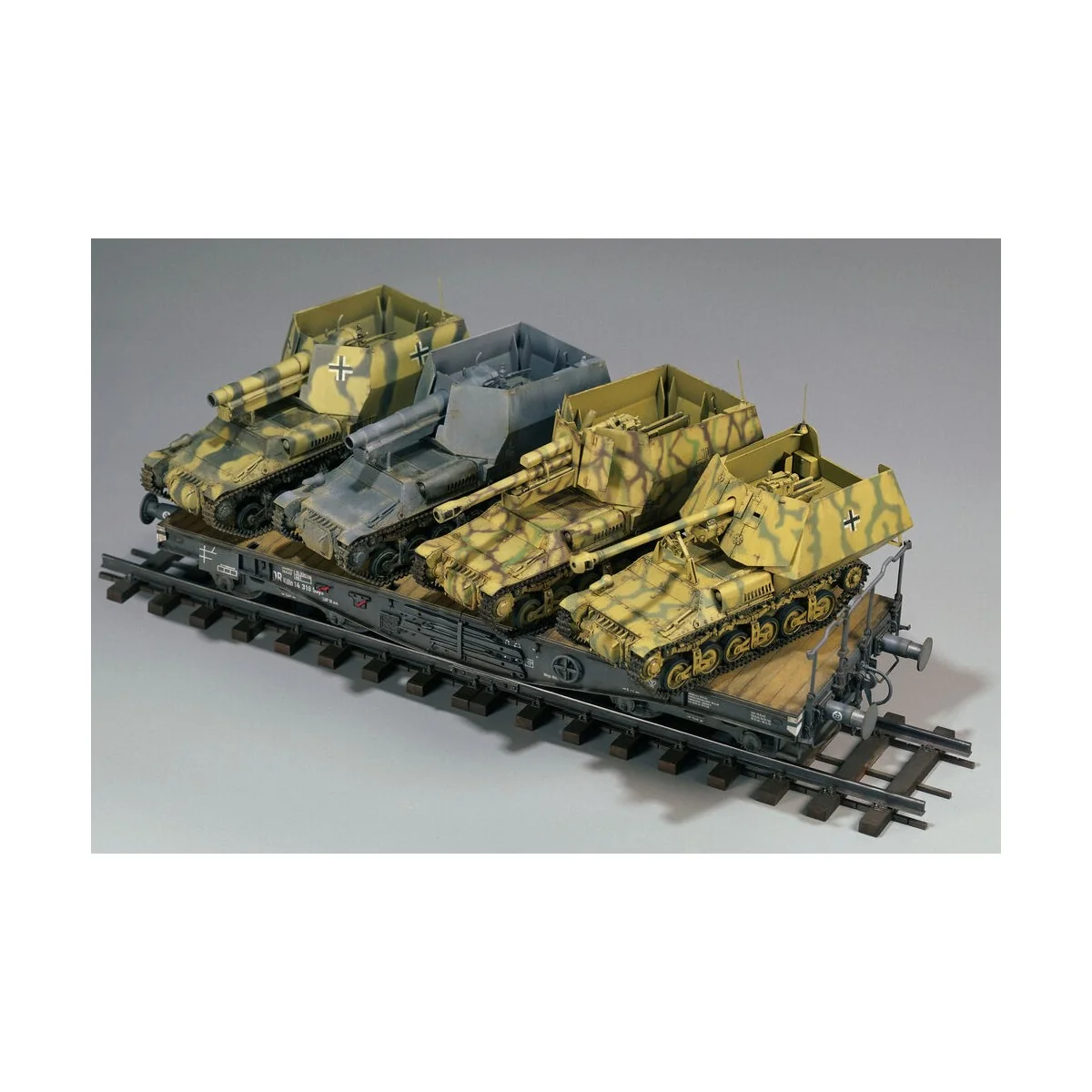 15 cm sFH 13/1 (Sf)auf Gw Lrs.(f )Sd.Kfz.135/1 with German 50 Ton T...