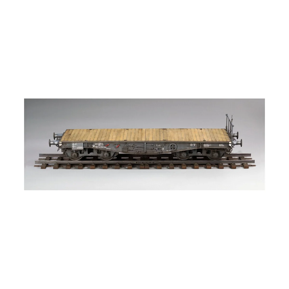 15 cm sFH 13/1 (Sf)auf Gw Lrs.(f )Sd.Kfz.135/1 with German 50 Ton T...
