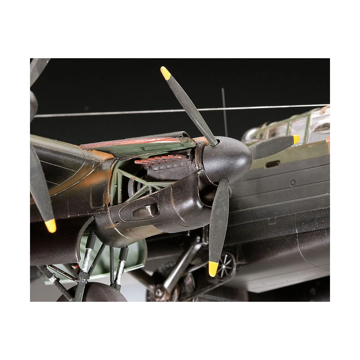 Lancaster B.III "DAMBUSTERS, 1/72 - Revell 04295