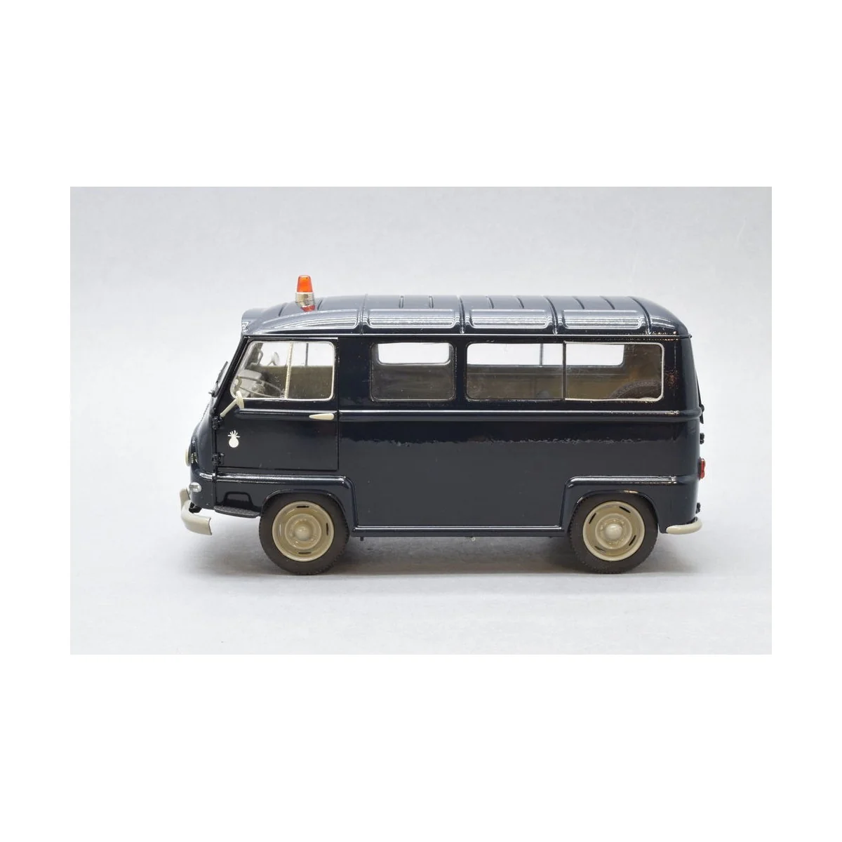STARTER KIT Renault Estafette Gendarmerie, 1/24 - Heller 56742