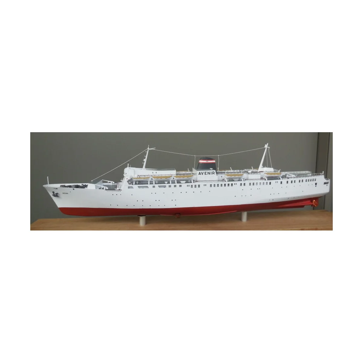Avenir, 1/200 - Heller 80625