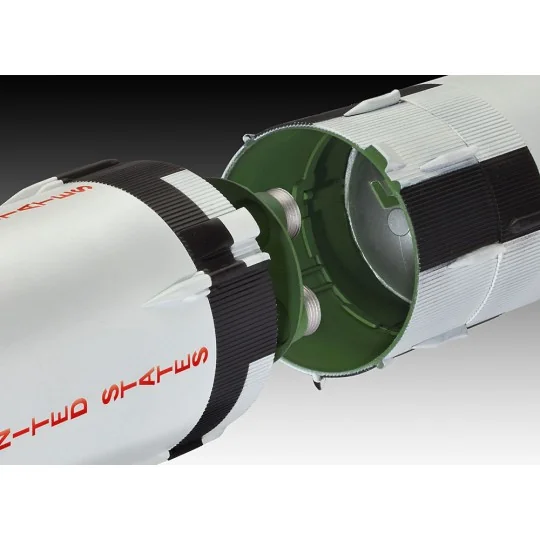 Apollo Saturn V - Revell 04909