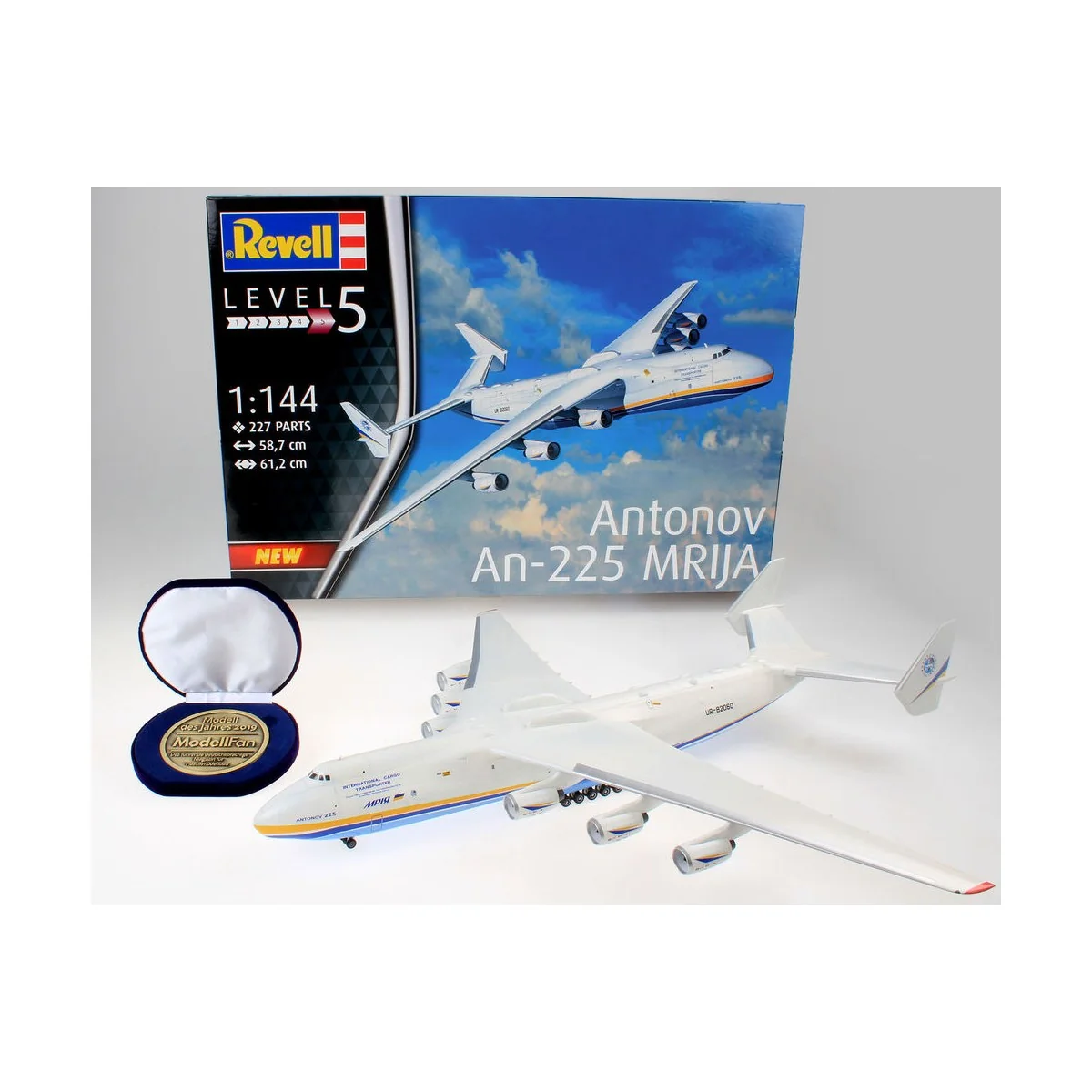 Antonov An-225 Mrija, 1/144 - Revell 04958