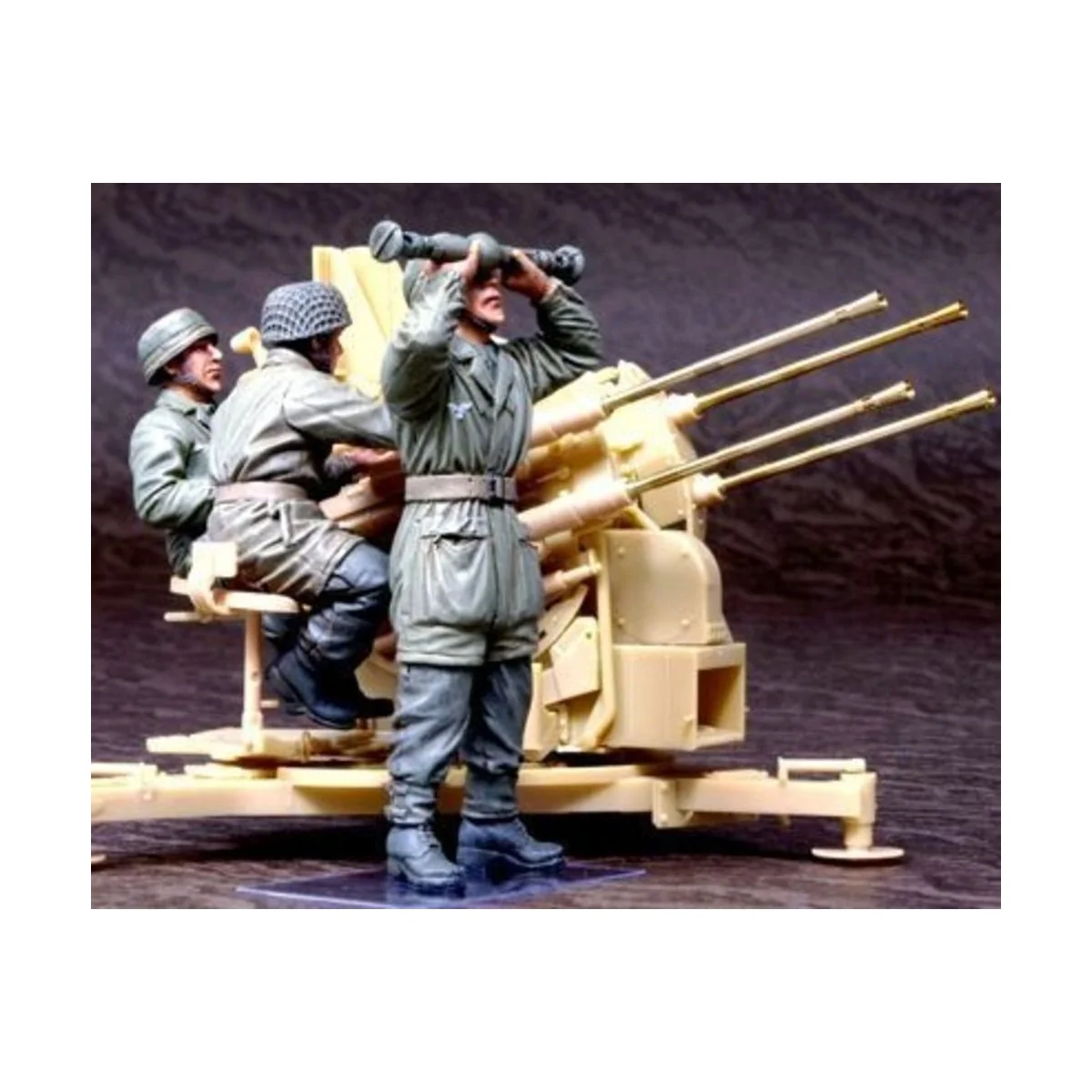 German Fallschirmjäger operating Flak 38, 1/35 - Hobby Fan HF700 German Fallschirmjäger operating Flak 38, 1/35 - Hobby Fan HF700