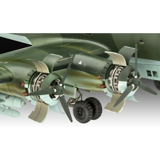 Focke-Wulf Fw 200 C-5/C-8 Condor, 1/72 - Revell 03777 Focke-Wulf Fw 200 C-5/C-8 Condor, 1/72 - Revell 03777