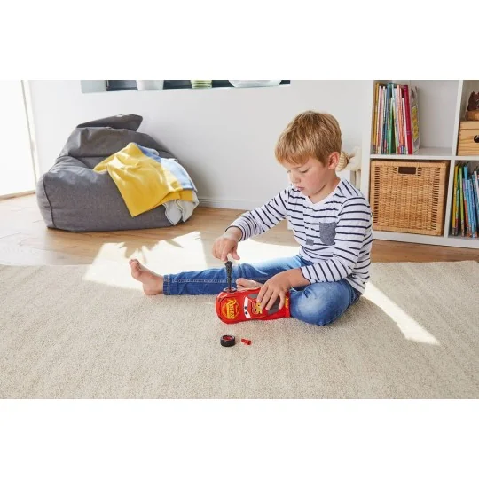 Lightning McQueen Disney-Cars Auto mit Licht&Sound, 1/20 - Revell 0...