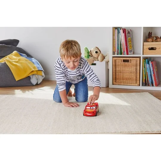 Lightning McQueen Disney-Cars Auto mit Licht&Sound, 1/20 - Revell 0...