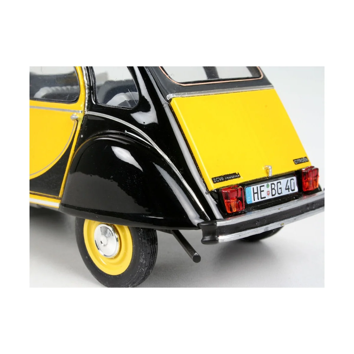 Citroen 2CV Charleston, 1/24 - Revell 07095