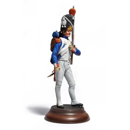 Imperial Guard French Grenadier. Napoleonic Wars, 1/16 - MiniArt 16017