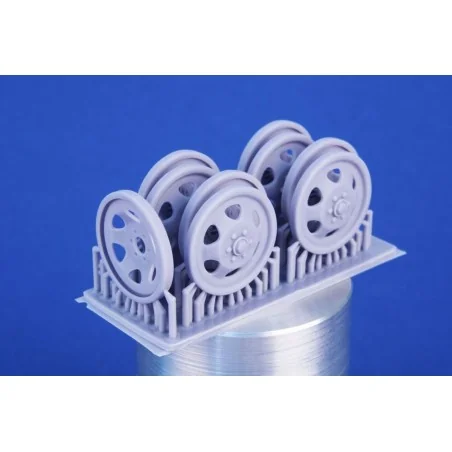 Raupenschlepper Ost RSO Road Wheels for Miniart, 1/35 - CMK 129-P35048