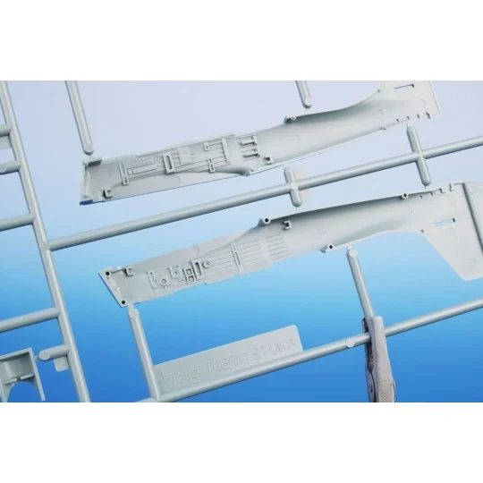 Junkers Ju 87D-1/3 'Combat & Captured', 1/72 - Special Hobby 100-SH... Junkers Ju 87D-1/3 'Combat & Captured', 1/72 - Special Hobby 100-SH...
